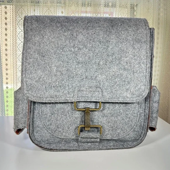 SCOUT Felt Crossbody diaper Bag Buckle Flap Grey Orange Interior changing pad - Picture 1 of 13